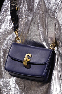 Details Christian Dior , Details Dior Fall 2018 Ready-to-Wear , Детали показа Кристиан Диор , Детали показа Диор осень зима 2018 , Fashion show , неделя моды в Париже , PFW , Мария Грация Кьюри , Mainstyles